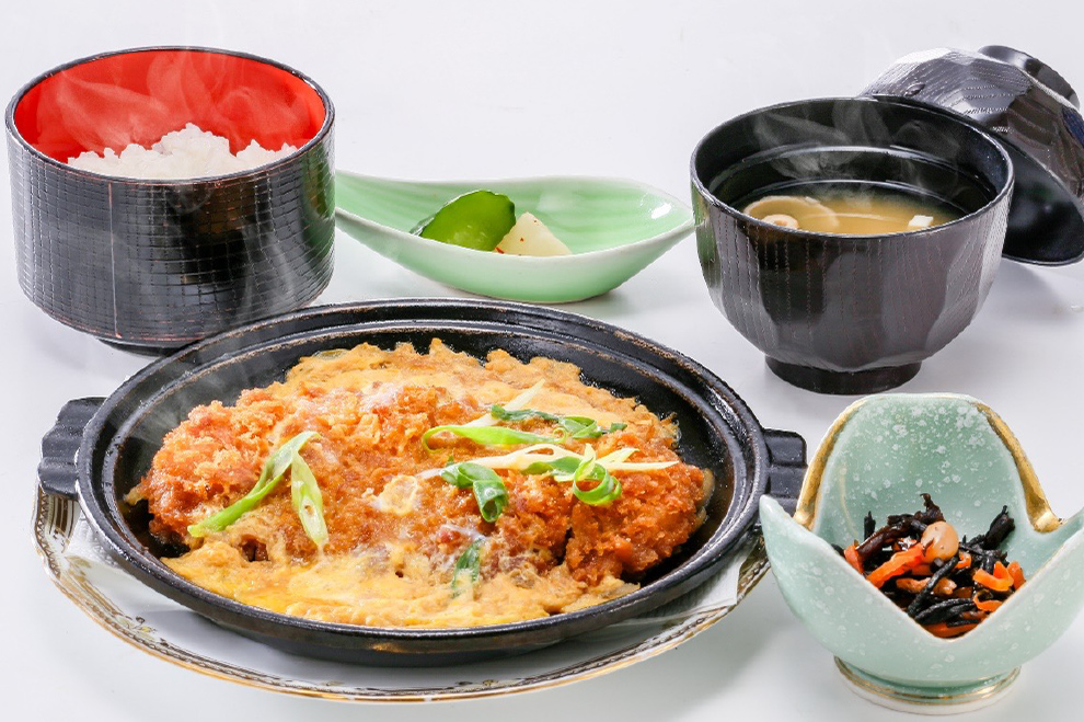 豚カツ卵とじ定食